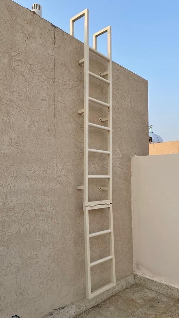 سلم حديد خارجي للمنازل