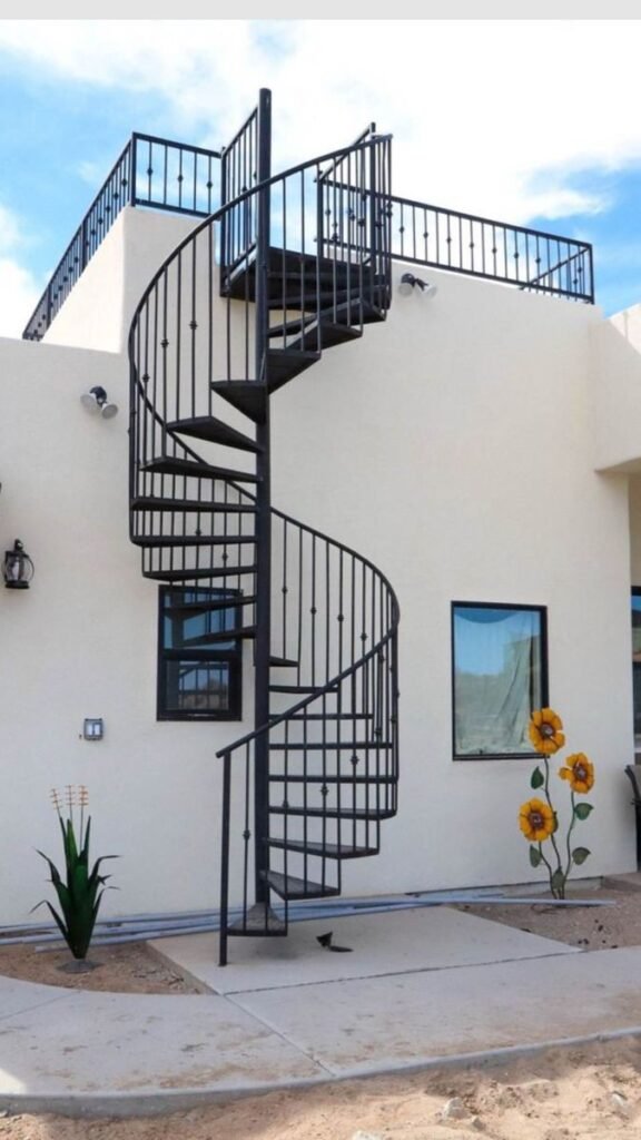 سلالم حديدية خارجية