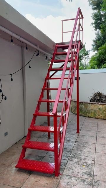 سلم حديد مقاوم للصدأ